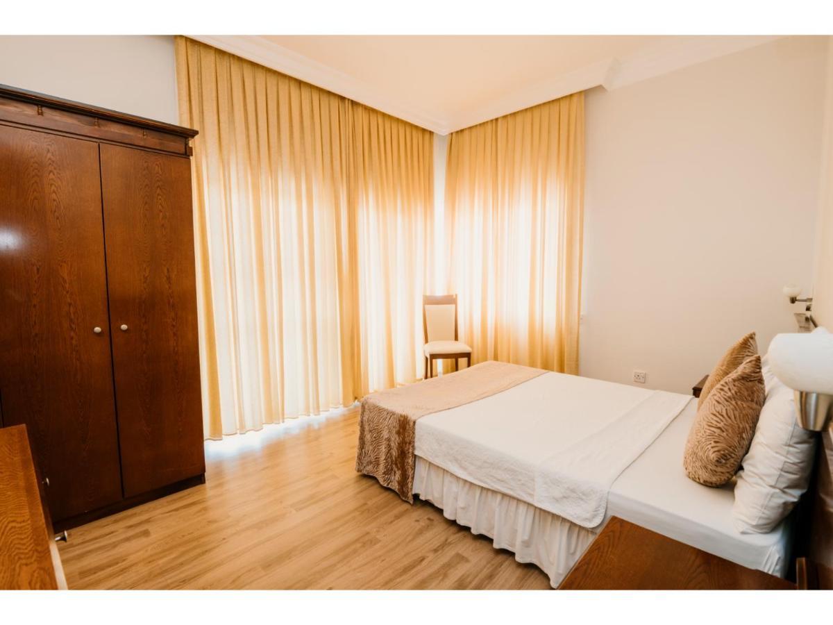 Sammy'S Hotel Кирения Экстерьер фото