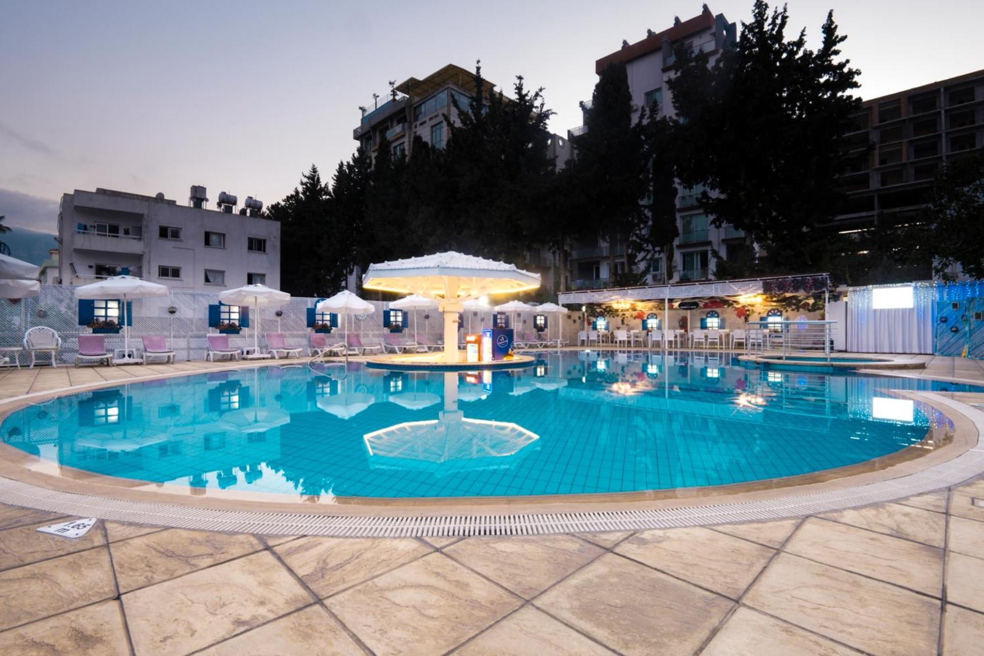 Sammy'S Hotel Кирения Экстерьер фото